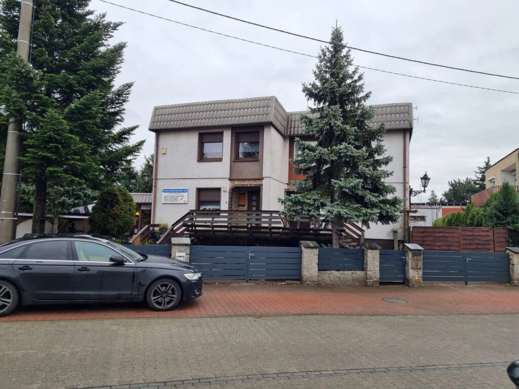 Budynek przed przebudową przy ulicy Solnej w Lesznie
